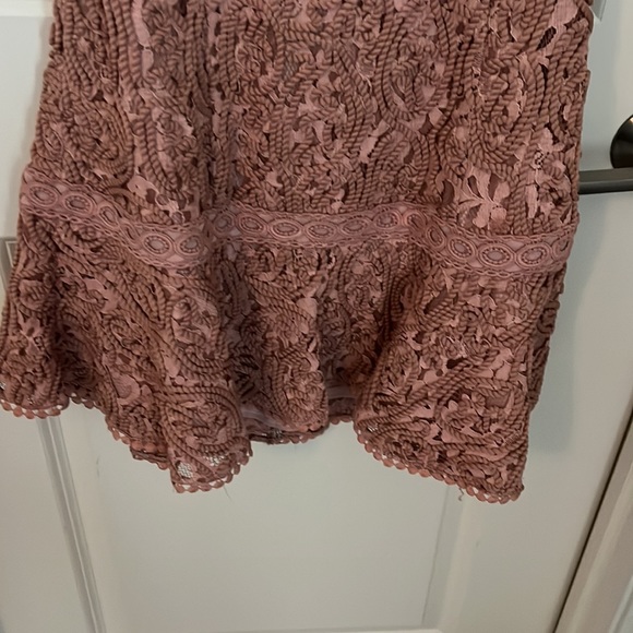 Mauve backless embroidered dress - NWOT - Picture 3 of 7